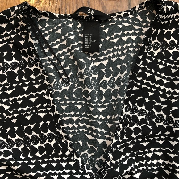 H&M beach dress - Picture 3 of 3